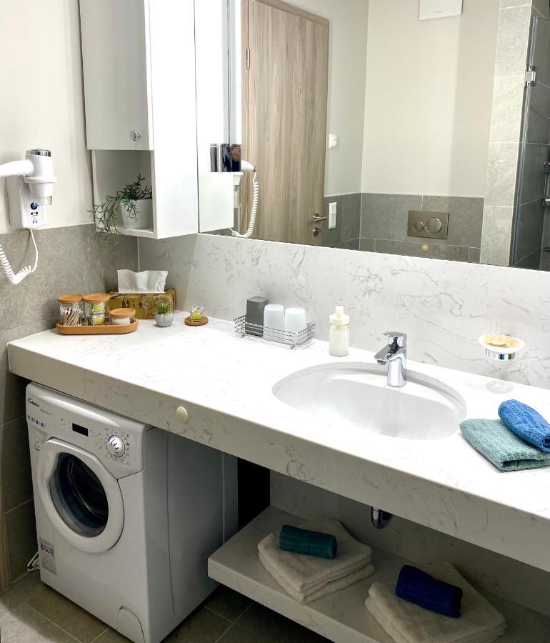 Atrium Apartman Heviz Mit Panoramaterrasse Und Tiefgarage Ngoại thất bức ảnh